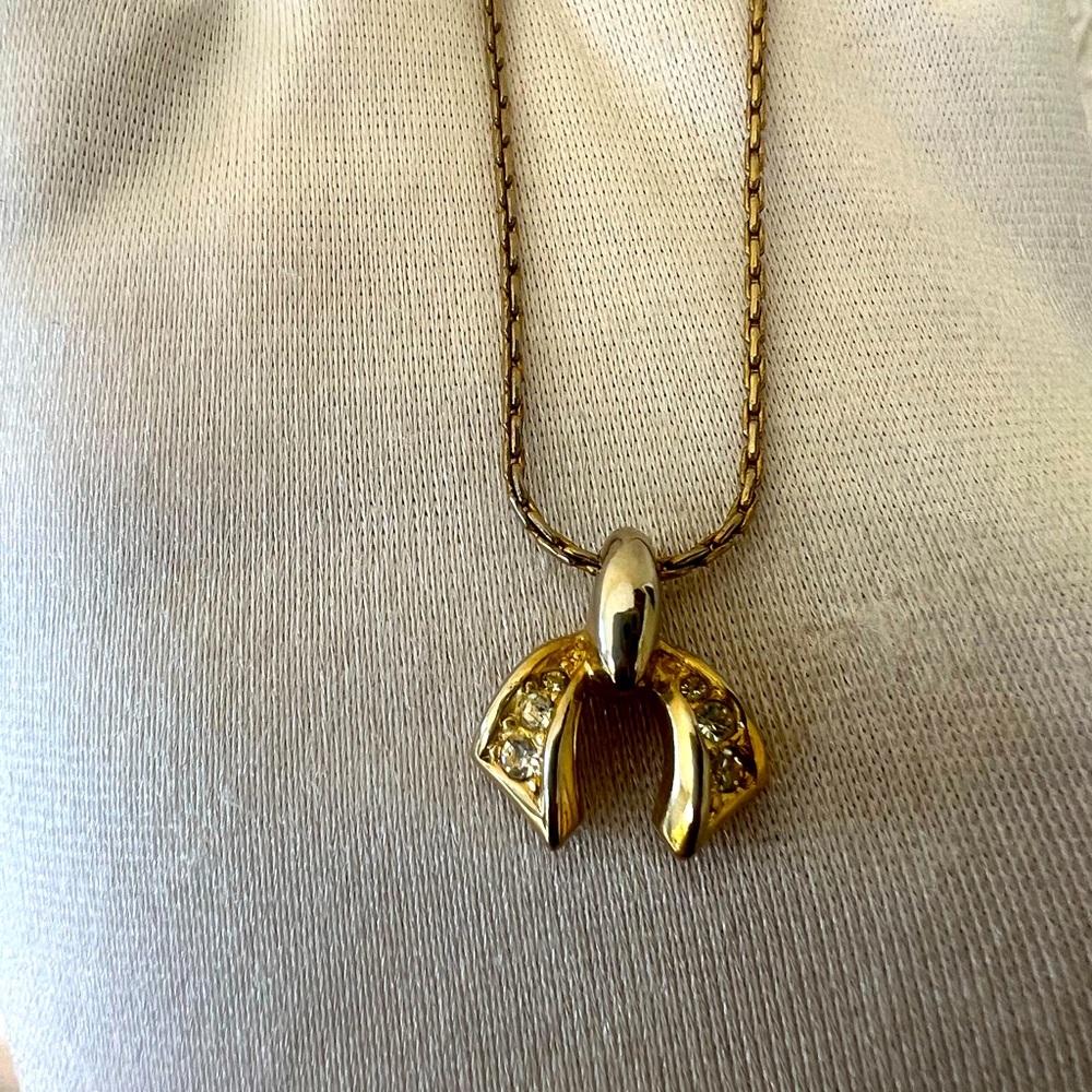 Christian Dior Crystal Bow Necklace - Picture 4 of 7